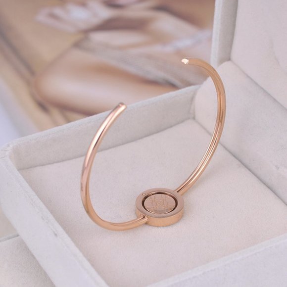 Michael Kors Diamond Patterned Opening Bracelet - Picture 5 of 5